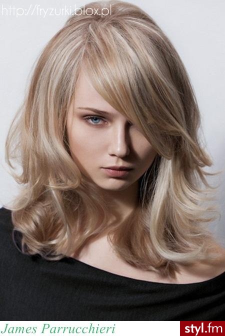 Blond Rozpuszczone Proste Na co dzień Średnie Fryzury