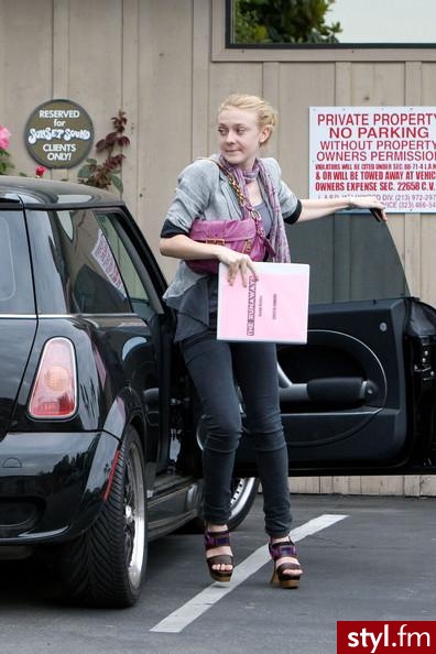 Dakota Fanning , boskie buty<3 - Moda uliczna Inne Moda