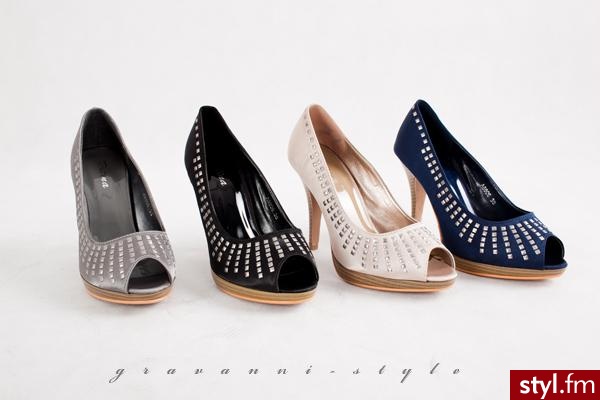 http://moda.allegro.pl/buty-czolenka-na-obcasie-8806-roz-36-i1199089978.html    Cena butów to tylko 35 zl :) - Pozostałe Buty Moda
