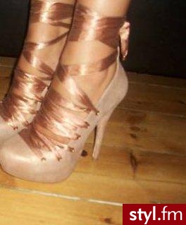 Inny kolor tutaj http://ikf.styl.fm/buty/item732426.htm - Pozostałe Buty Moda