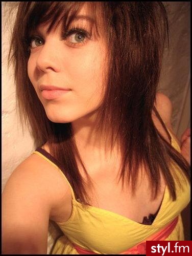 Średnie Fryzury