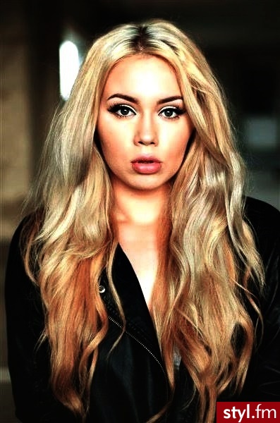 Blond Rozpuszczone Kręcone Na co dzień Długie Fryzury