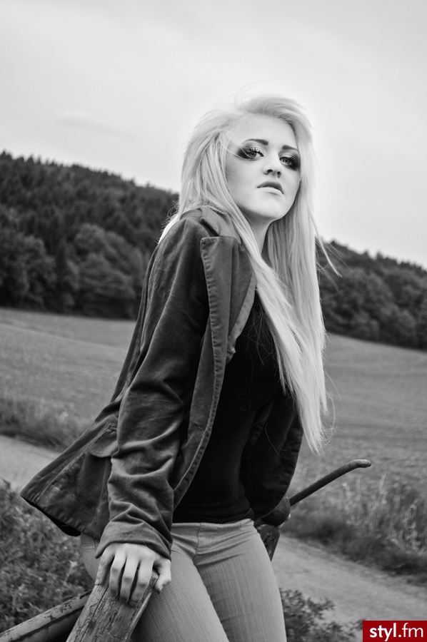 Blond Rozpuszczone Proste Na co dzień Długie Fryzury