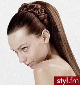 Fotka pochodzi ze strony www.e-fryzury.com :-) - Długie Fryzury