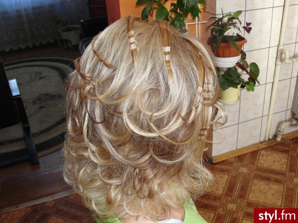 Kręcone Na co dzień Średnie Fryzury