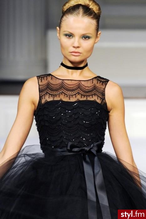 Sukienki Moda