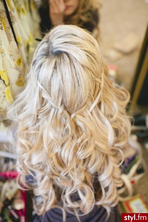 Blond Rozpuszczone Kręcone Na co dzień Długie Fryzury