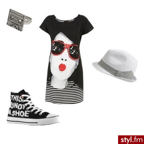 Stylowa torebka. Stylowa torebka Wymarzony zestaw na wakacyjny koncert twojej ulubionej kapeli.Wygodna sukienka i modne trampki pozwolą Ci "aktywnie" słuchać muzyki ;). Modny kapelusz i oryginalny pierścionek podkreślą twą niebanalną osobowość. - Pozostałe Torebki Moda