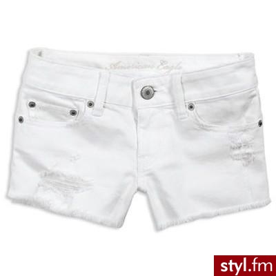 Women's AE White Denim Shorties (White) - American Eagle Out... - Polyvore. Pobrano ze strony: http://www.polyvore.com/cgi/thing?id=15292229 - Pozostałe Ciuchy Moda