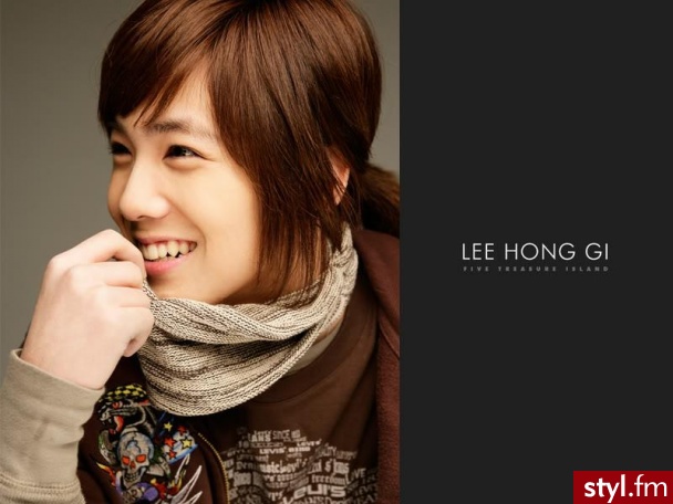 Lee Hong Ki. Lee Hong Ki - Średnie Męskie Fryzury