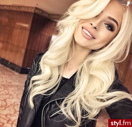Blond Rozpuszczone Kręcone z grzywką Na co dzień Długie Fryzury
