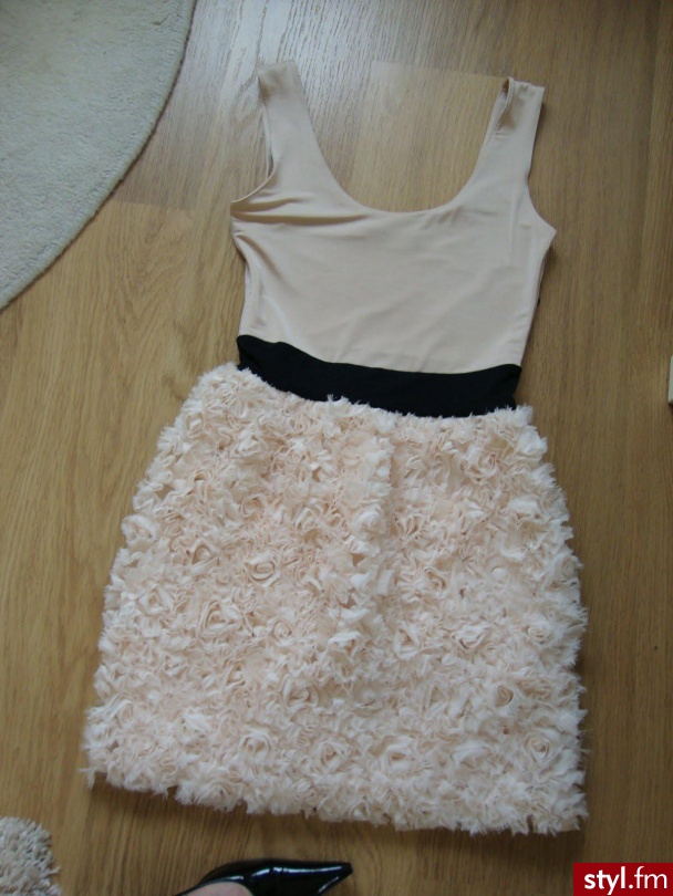 Sukienki Moda