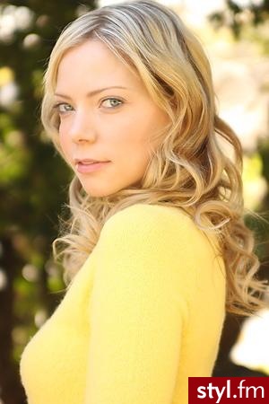 Jeśli jest napisz i podaj link ;)
Riki Lindhome - Kręcone Na co dzień Średnie Fryzury