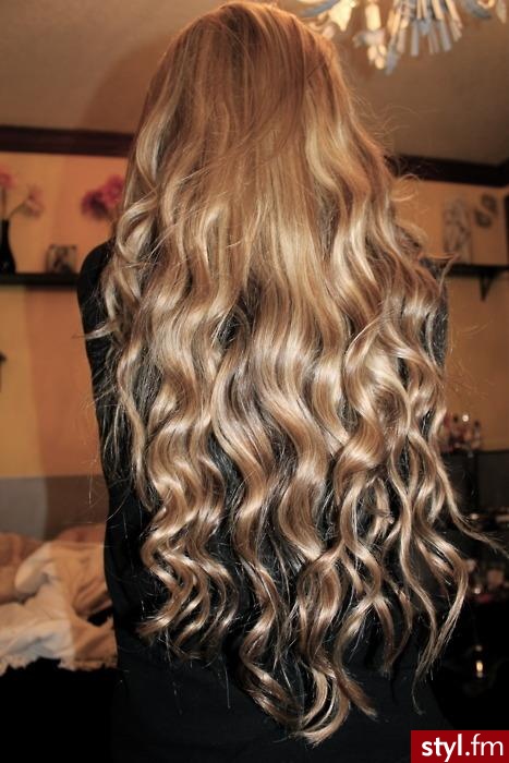 Blond Rozpuszczone Kręcone Na co dzień Długie Fryzury