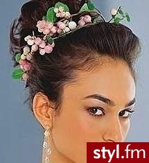 fryzury na sylwestra. Fryzury ślubne, wieczorowe. fryzury na sylwestra - Internetowy Katalog Fryzur IKF.com.pl, propozycje fryzur na każdą okazję np. fryzury grzywka - Ślubne Średnie Fryzury