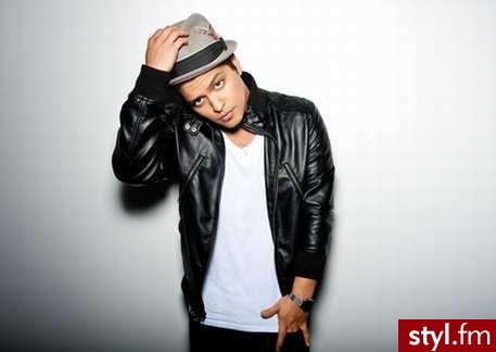 Bruno Mars - Nakrycia głowy Dodatki Moda