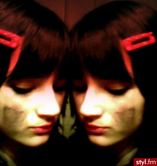 . - EMO Alternatywne Średnie Fryzury
