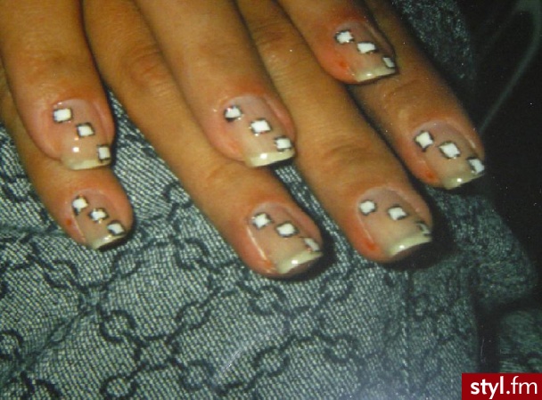 Autor: rozkwitka kwadraciki. Autor: <b>rozkwitka</b><br /> - Paznokcie
