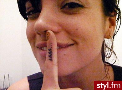 lily allen ;D
jeżeli to zdjęcie jest już w galerii PODAJ LINK a napewno usunę!!! - Tatuaże