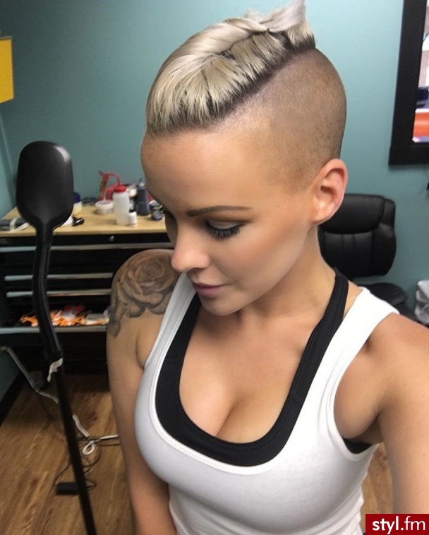 Blond Punk Rock Alternatywne Krótkie Fryzury