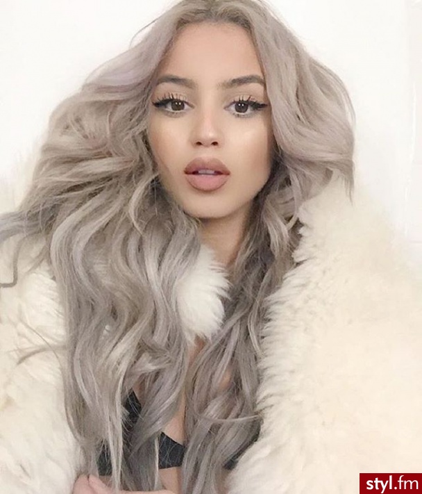 Blond Rozpuszczone Kręcone Na co dzień Długie Fryzury