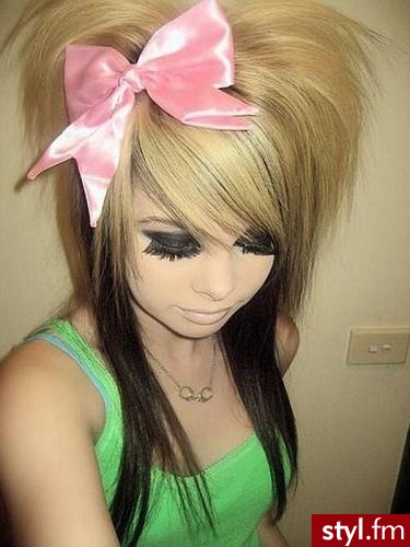 EMO Alternatywne Średnie Fryzury