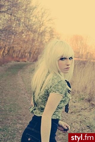 Blond Rozpuszczone Proste z grzywką Na co dzień Długie Fryzury