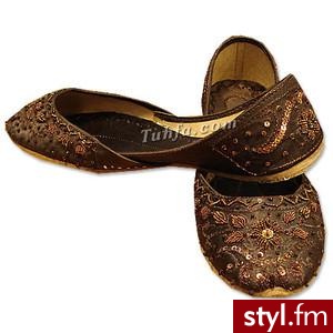 Mojari khussa slippers - Polyvore. Pobrano ze strony: http://www.polyvore.com/mojari_khussa_slippers/thing?id=16665458 - Pozostałe Buty Moda