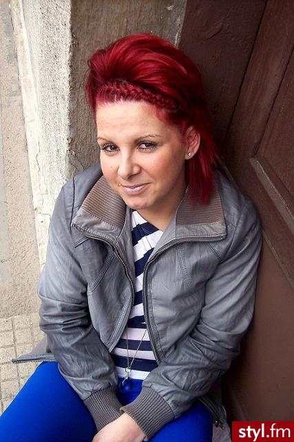 warkocz na grzywce, reszta zaczesana pod górę. - Kolorowe Rozpuszczone Proste z grzywką Konkursowe, pokazowe Średnie Fryzury