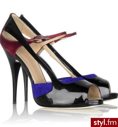 Giuseppe Zanotti

Cena: 2460 zł


Jeżeli ktoś ma to zdjęcie w galerii proszę o podanie linku w komentarzu :) To usunę :) Ale proszę patrzeć na datę ;] - Pozostałe Buty Moda