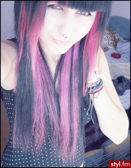 ;} - EMO Alternatywne Średnie Fryzury