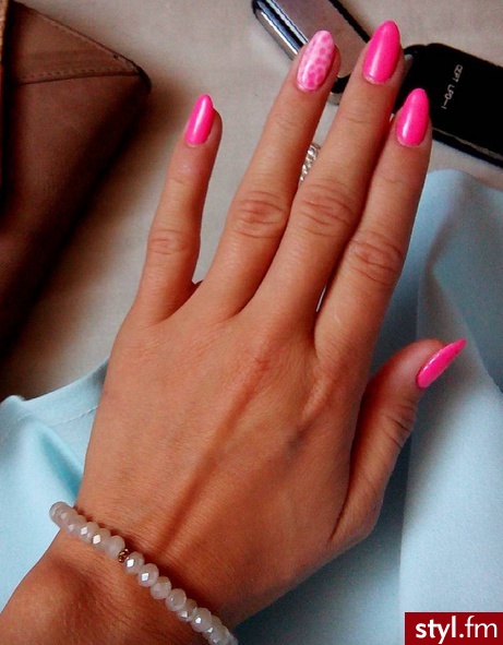 Pink nails - Migdałki Żelami Naturalne Paznokcie