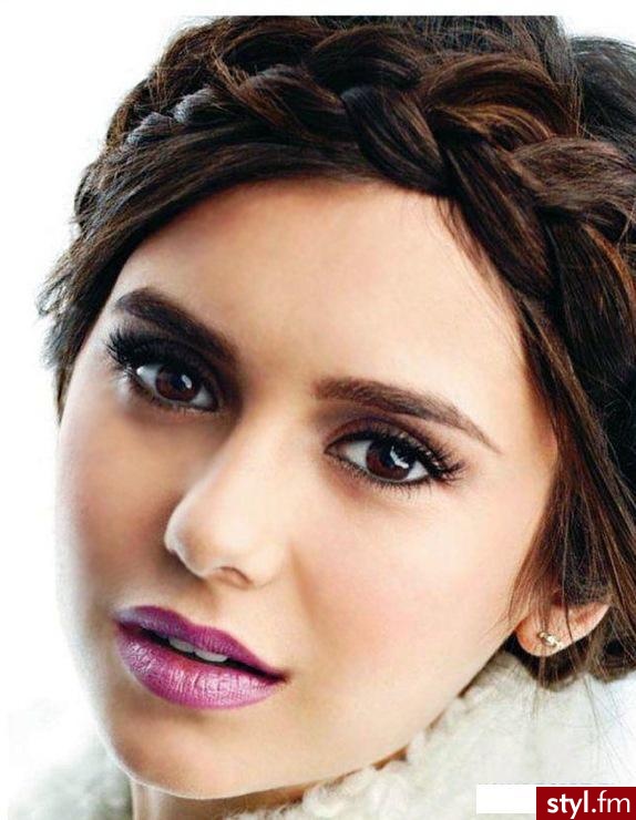 Nina Dobrev - Dzienne Makijaże