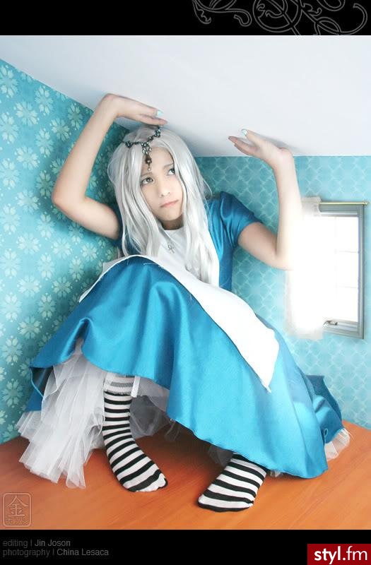 Alicja. Cosplay... wiadomo kogo... wlosy cudne : D - Długie Fryzury