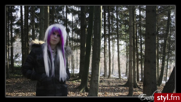 Jeśli zdjęcie już jest w galerii podaj link to usunę :) - EMO Alternatywne Średnie Fryzury
