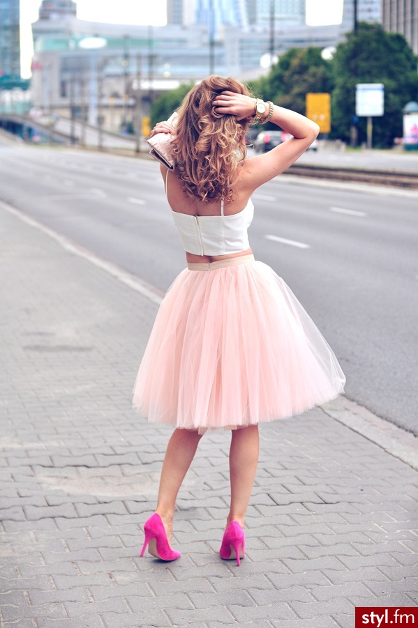 Średnie Spódnice Moda