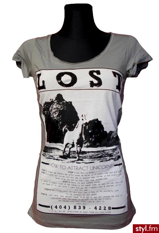 t-shirt. Pobrano ze strony: http://allegro.pl/item955115138_trf_tunika_bluzka_siwa_oldschool_nowa_m.html - Pozostałe Ciuchy Moda