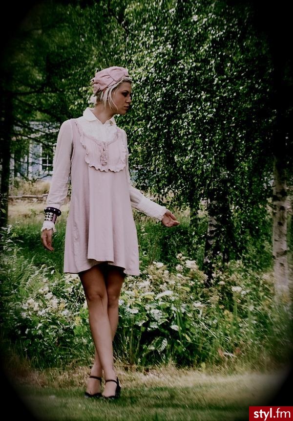 Jeżeli zdjęcie znajduje się już w galerii poproszę o link - Moda uliczna Inne Moda