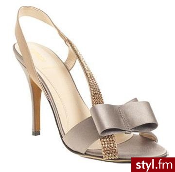 śliczne delikatne sandałki znanej i drogiej firmy Fendi - 730$ - Pozostałe Buty Moda
