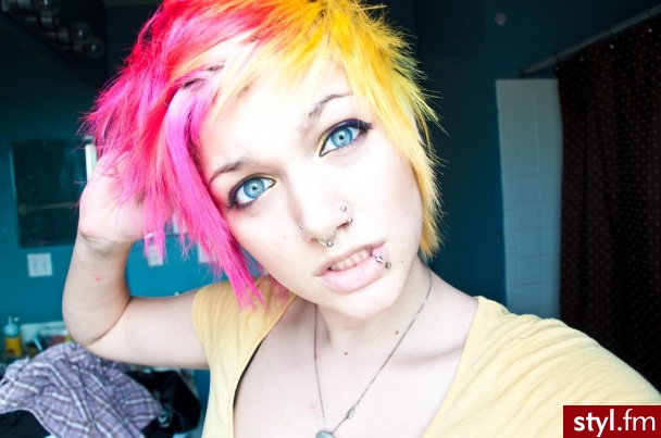 ... - Punk Rock Alternatywne Średnie Fryzury