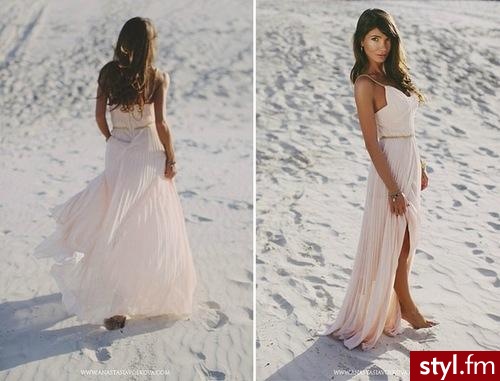 Sukienki Moda