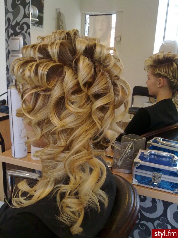 Blond Upięcie Kręcone Wieczorowe Długie Fryzury