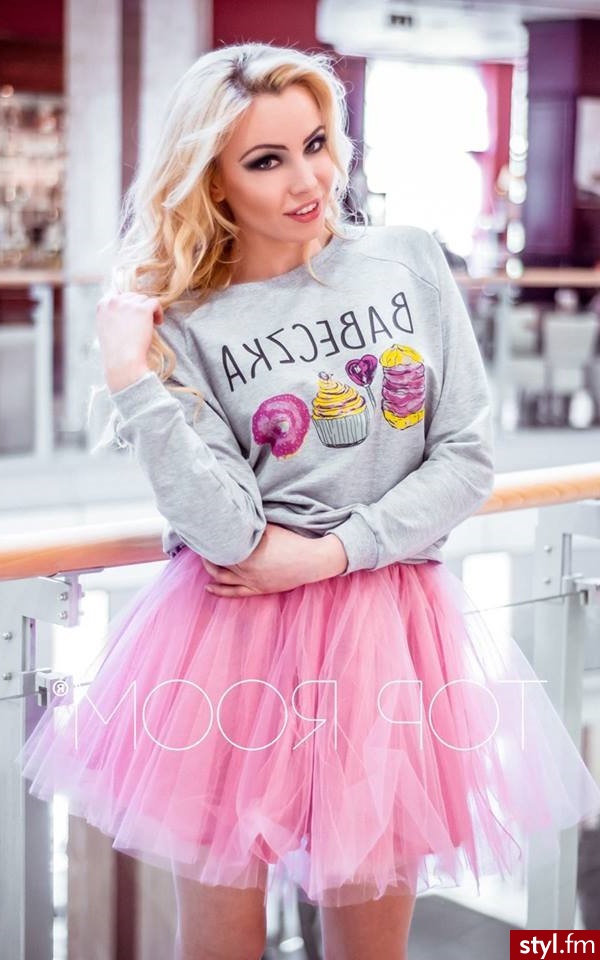 Średnie Spódnice Moda