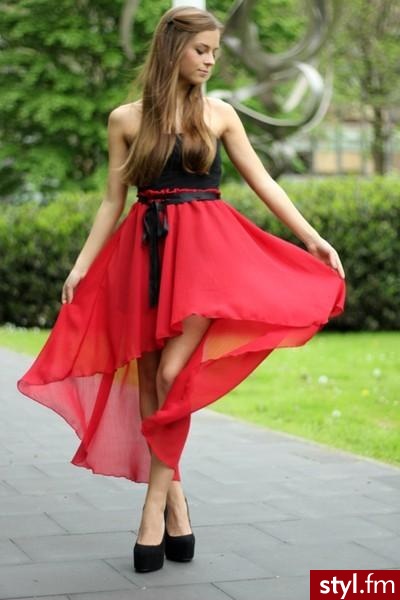 Średnie Spódnice Moda