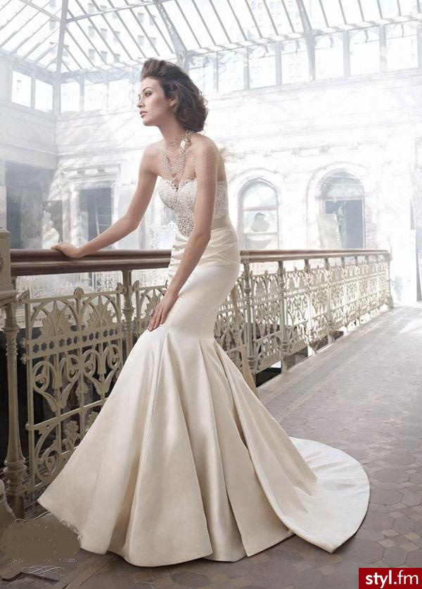 Sukienki Moda