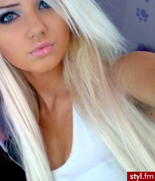 Blond włosy - Blond Rozpuszczone Proste Na co dzień Długie Fryzury