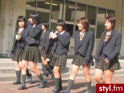 Mundurki. Japonskie mundurki... - Moda uliczna Inne Moda