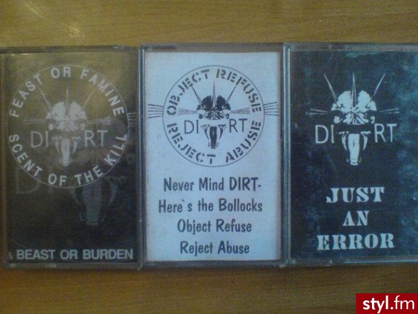 KASETY MAGNETOFONOWE. ORYGINALNE KASETY MAGNETOFONOWE, STARE ALE JARE KAPELE PUNKOWE, SKA METAL. KASETY SĄ ORYGINALNE. DOSKONAŁY PREZENT DLA KOGOŚ KTO KOCHA MUZYKĘ I POSIADA MAGNETOFON ^^

UWAGA, SUGEROWANA CENA ZA SZTUKĘ!!! - Misz-masz