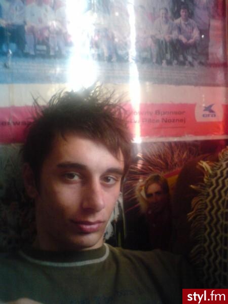 , - Średnie Fryzury