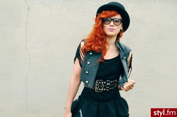 piękne rude włosy. - Pozostałe Ciuchy Moda